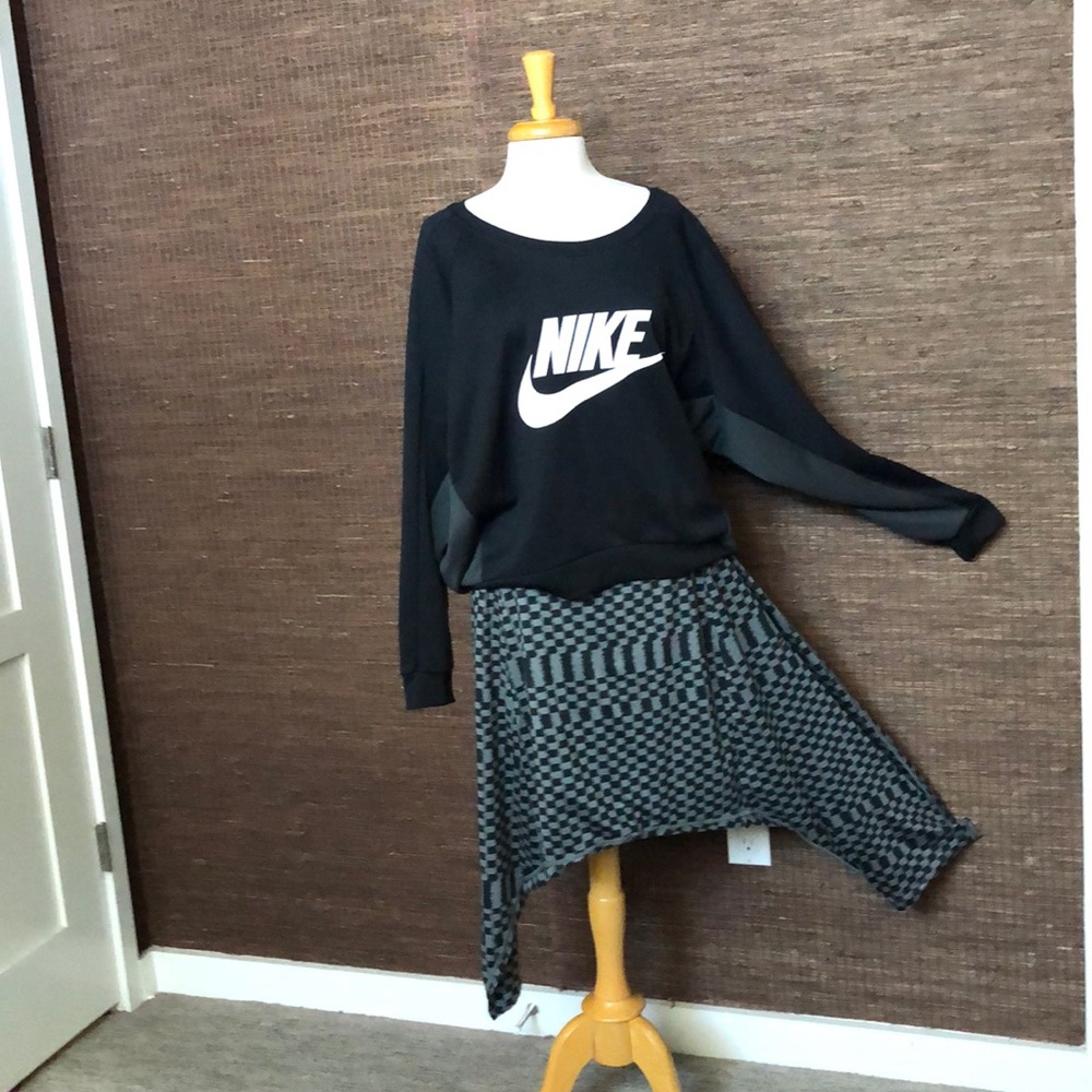 Sweat top and harem pants.
